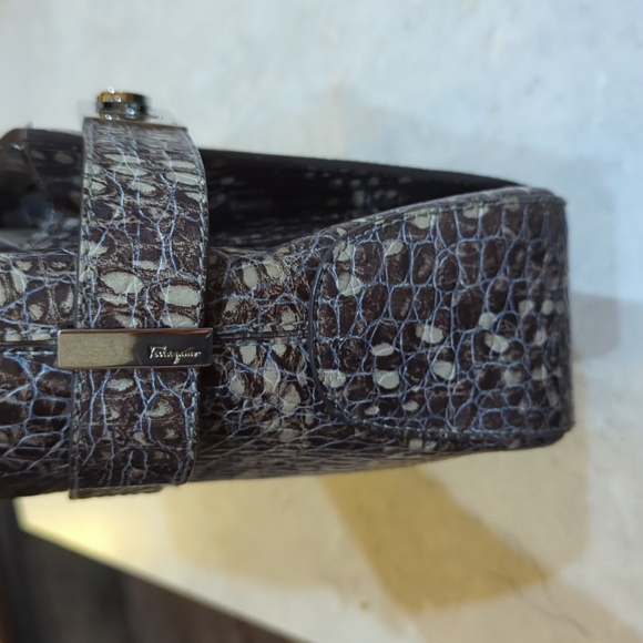 💯 Authentic Salvatore Ferragamo Python Leather Small Shoulder Bag - Picture 7 of 16